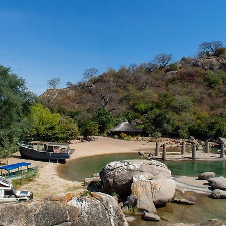 Mufasa Eco Lodge Monkey Bay Екстериор снимка