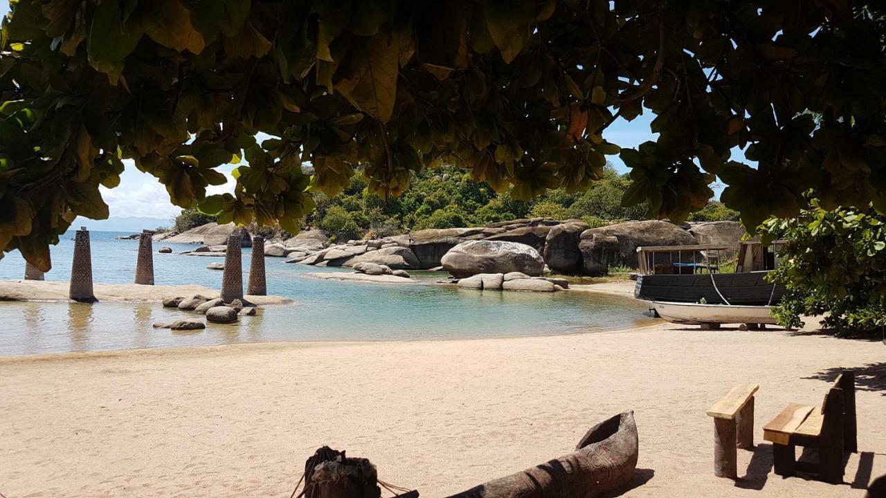 Mufasa Eco Lodge Monkey Bay Екстериор снимка