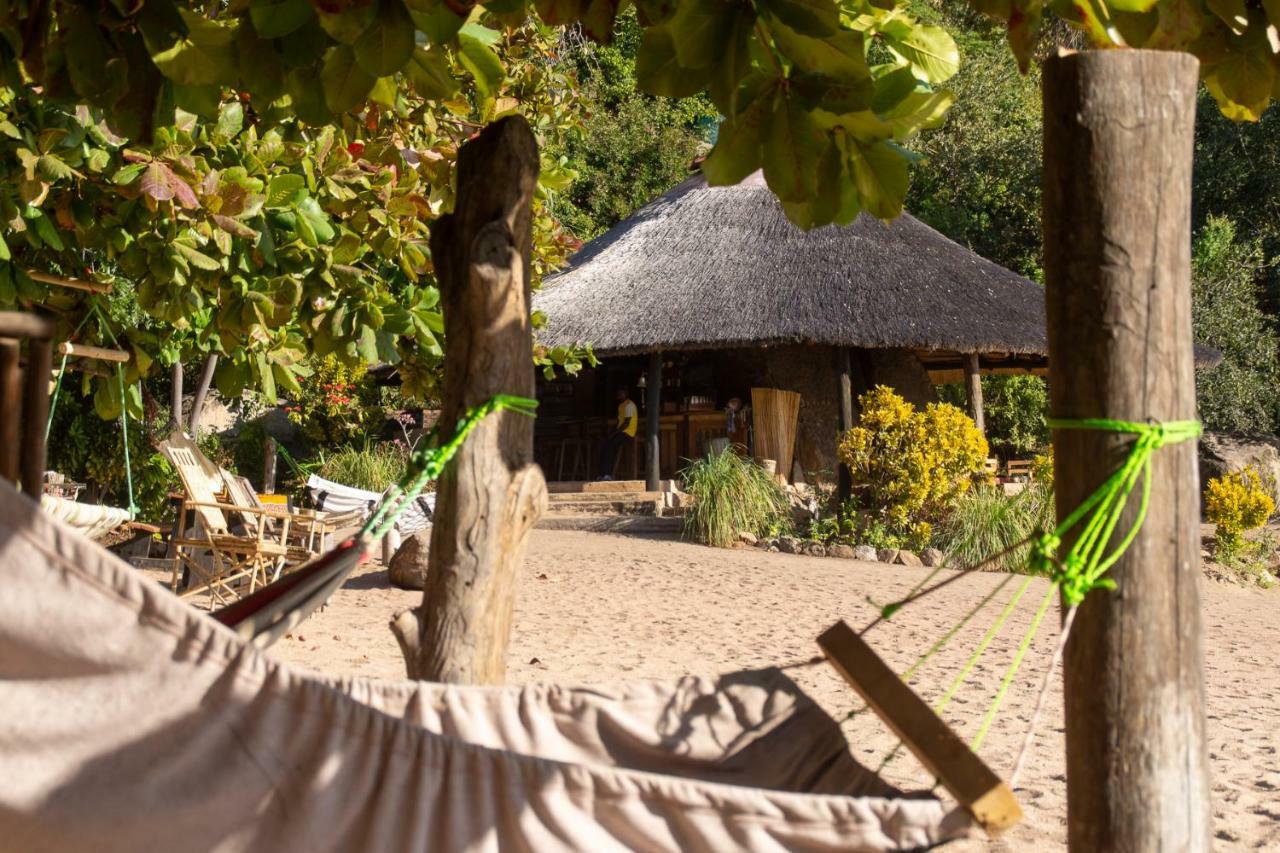 Mufasa Eco Lodge Monkey Bay Екстериор снимка