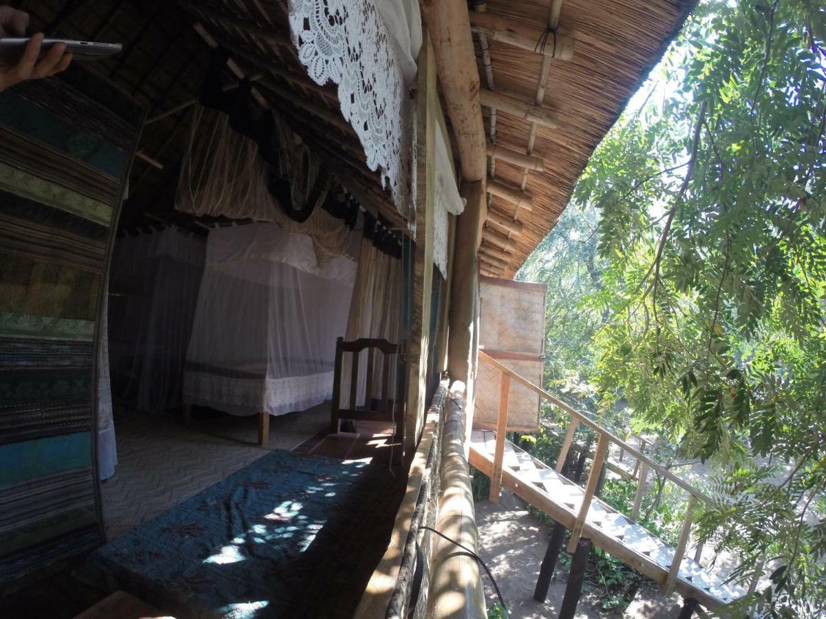 Mufasa Eco Lodge Monkey Bay Екстериор снимка
